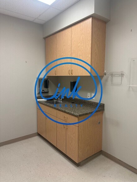 More Photos Of 1667 Lucerne St, Minden Office For Lease