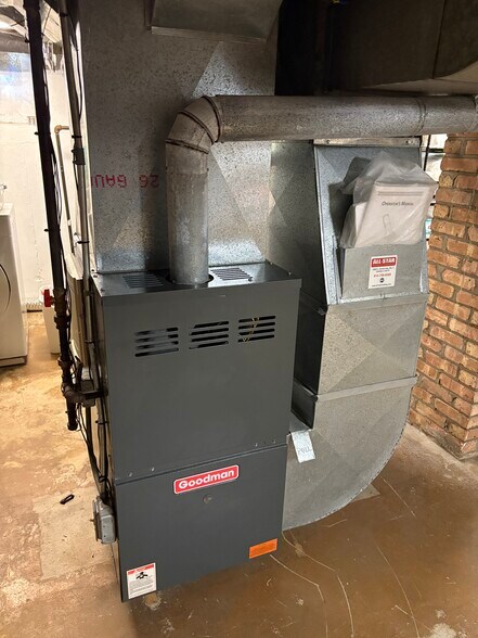 More Photos Of 220 E State St, Sycamore Office For Sale