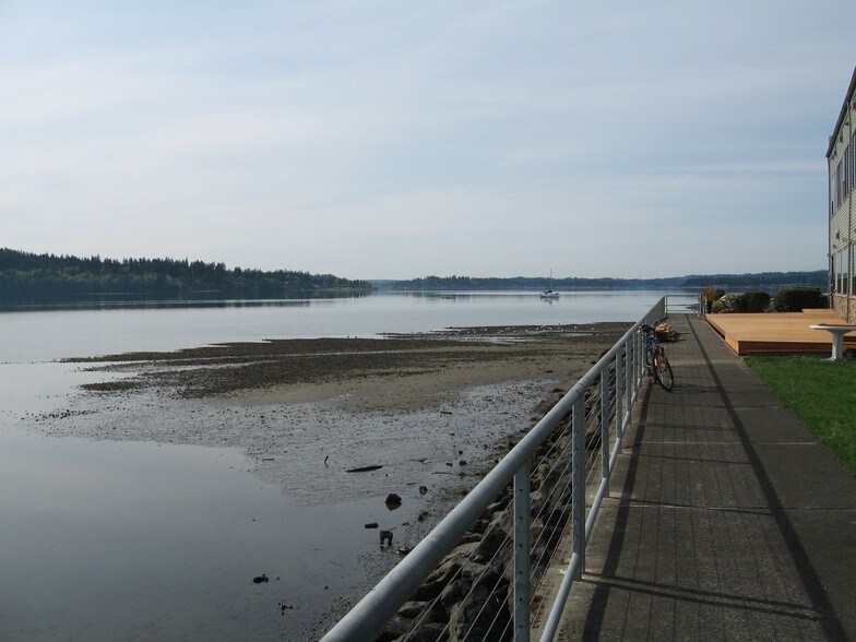 More Photos Of 9226-9230 Bayshore Dr NW, Silverdale Office For Lease