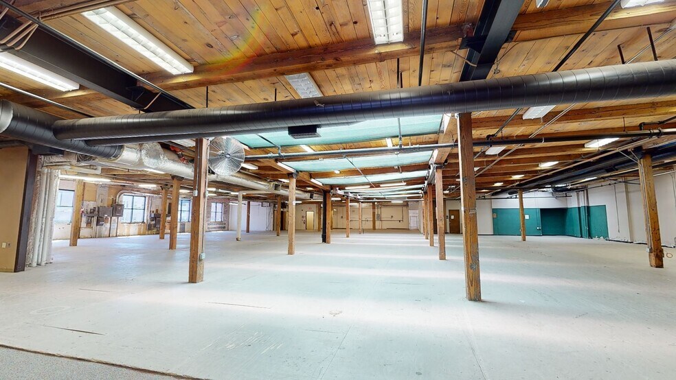 More Photos Of 1936 S Lyndale Ave, Minneapolis Manufacturing For Lease
