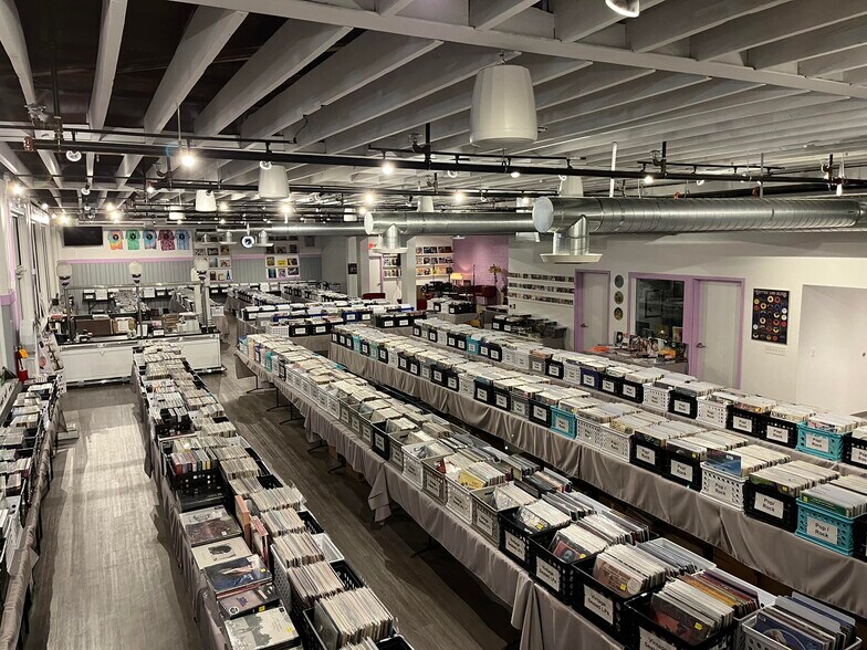 More Photos Of 28 E Baltimore St, Hagerstown Storefront Retail Office For Sale