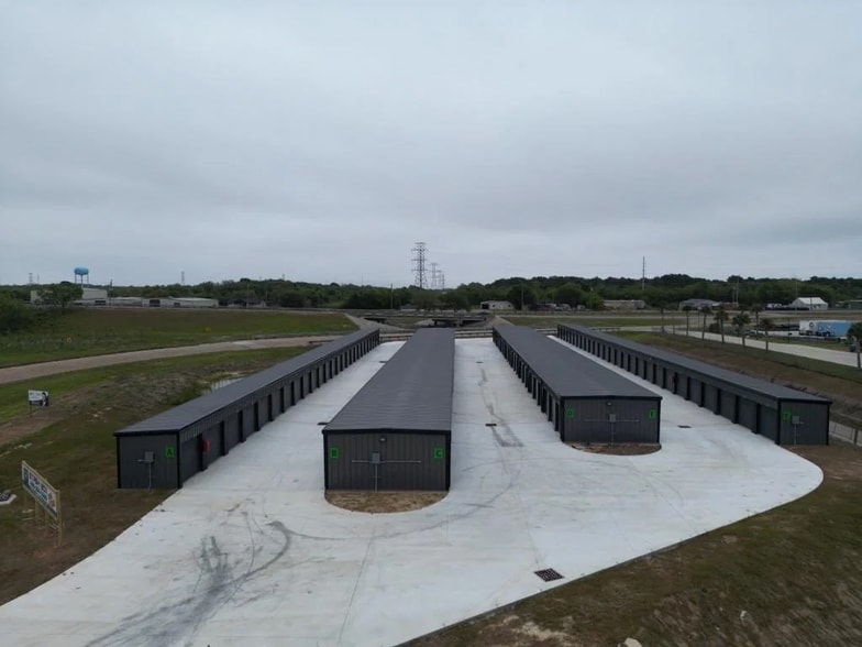 More Photos Of 2100 W Parkway St, Groves Self Storage For Sale