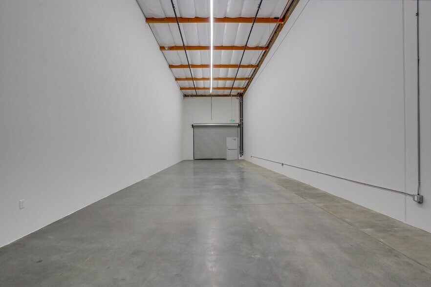 More Photos Of 238-256 W Chestnut Ave, Monrovia Warehouse For Sale