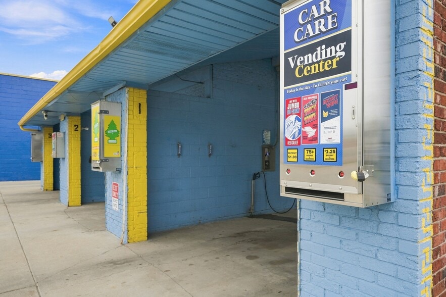 More Photos Of 636 Southfield Rd, Lincoln Park Carwash For Sale