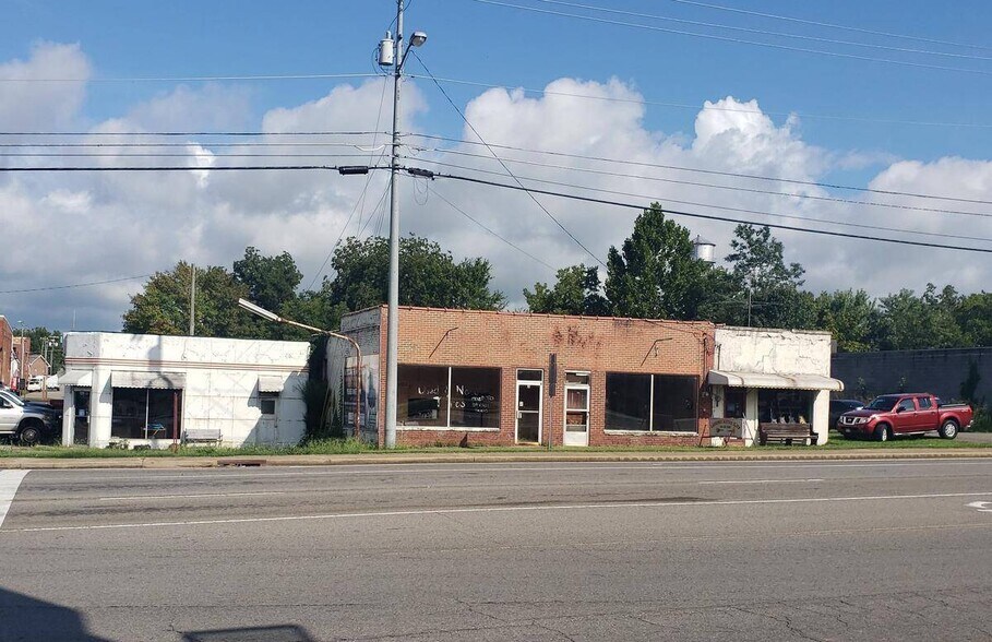 Primary Photo Of 208 Amhurst Place, Englewood Auto Repair For Sale