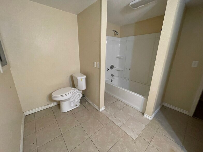 More Photos Of 2100 Highway 365, Nederland Medical For Sale