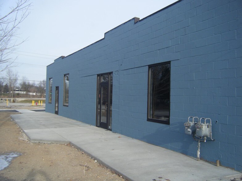 More Photos Of 8080 Grand St, Dexter Auto Repair For Sale