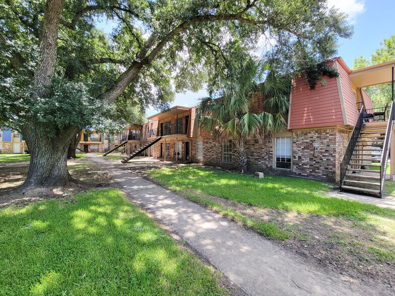 More Photos Of 1501 Poole Ave, Port Arthur Apartments For Sale