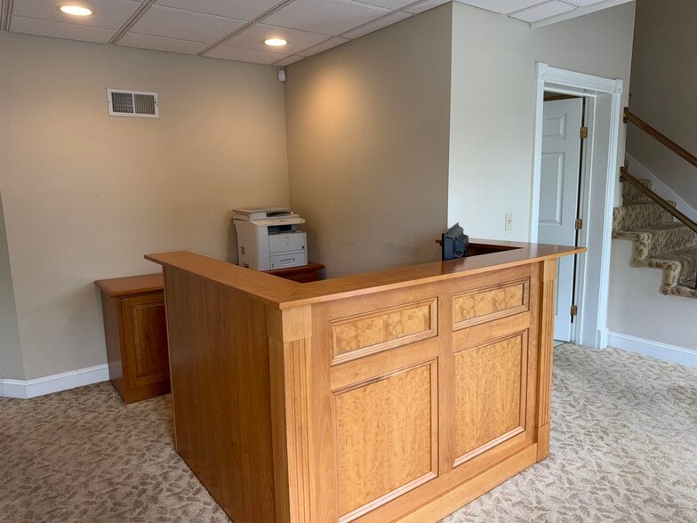 More Photos Of 87 Lafayette Rd, Hampton Falls Storefront Retail Office For Sale
