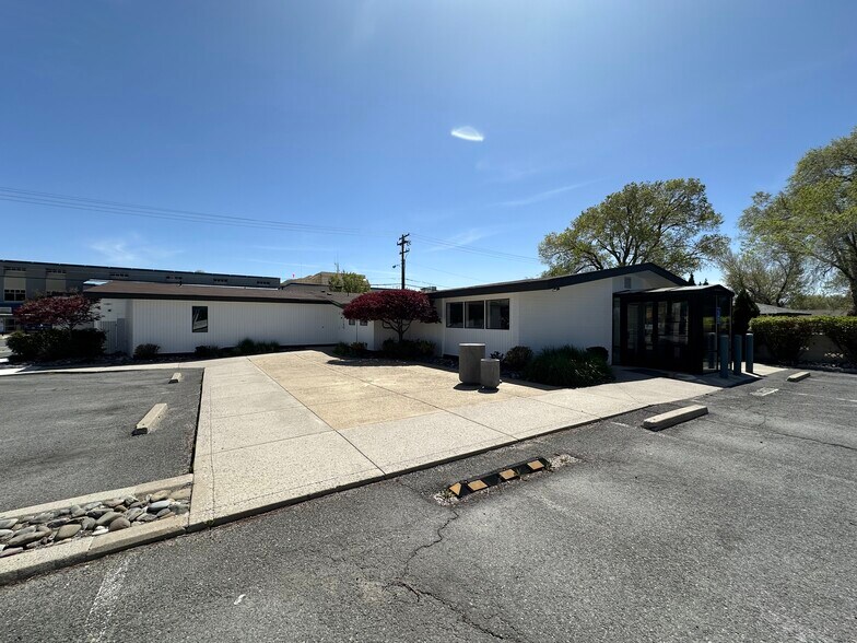 More Photos Of 1200 Mountain St, Carson City Medical For Lease