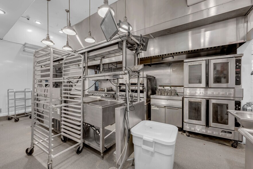 More Photos Of 601 Bessemer Ave, Llano Restaurant For Sale