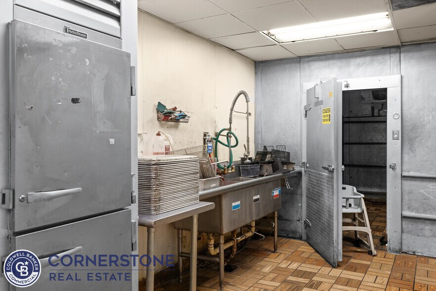 More Photos Of 900 Pronghorn St, Casper Restaurant For Sale