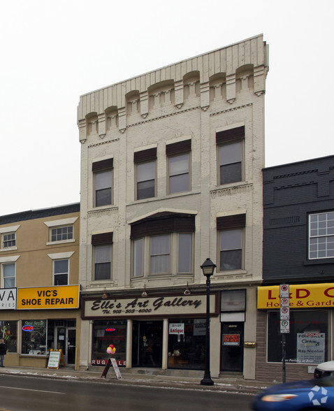 Primary Photo Of 15233 Yonge St, Aurora Storefront Retail Office For Sale