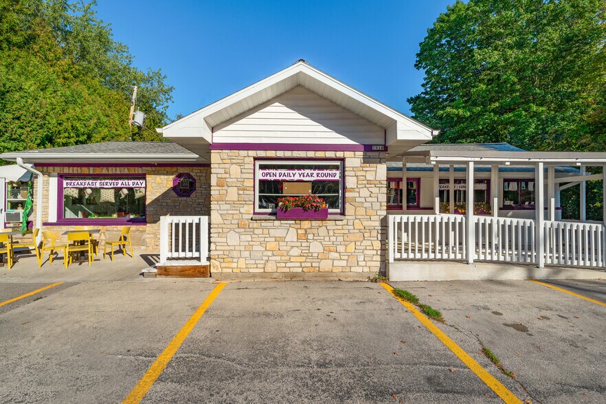 More Photos Of 7918 State Highway 42, Egg Harbor Restaurant For Sale