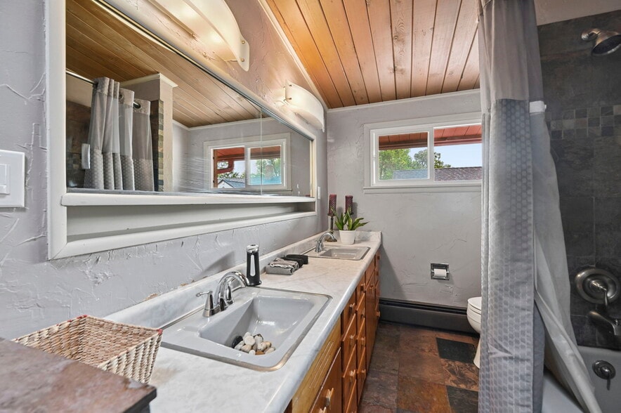 More Photos Of 2402 N Nevada Ave, Colorado Springs Freestanding For Sale