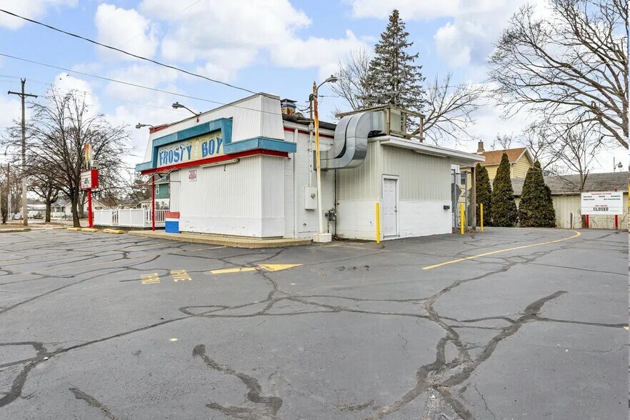 More Photos Of 1201 Cooper St, Jackson Freestanding For Sale