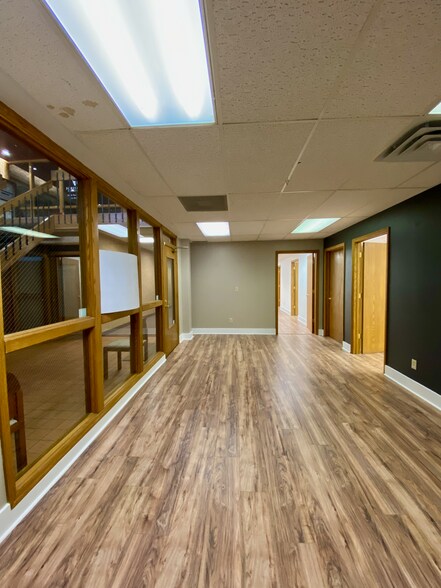 More Photos Of 69 N Lake St, Forest Lake Office For Lease