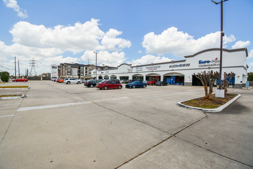 More Photos Of 12970 Westheimer Rd, Houston Storefront For Lease
