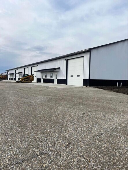 More Photos Of 51 Dale Lee Dr, Palo Industrial For Lease