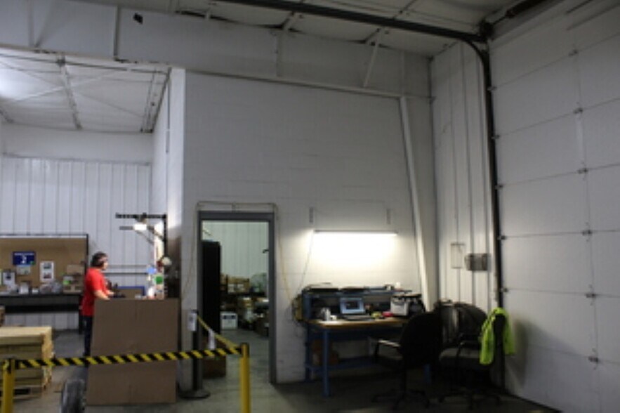 More Photos Of 807 Prospect Ave, Osceola Manufacturing For Lease