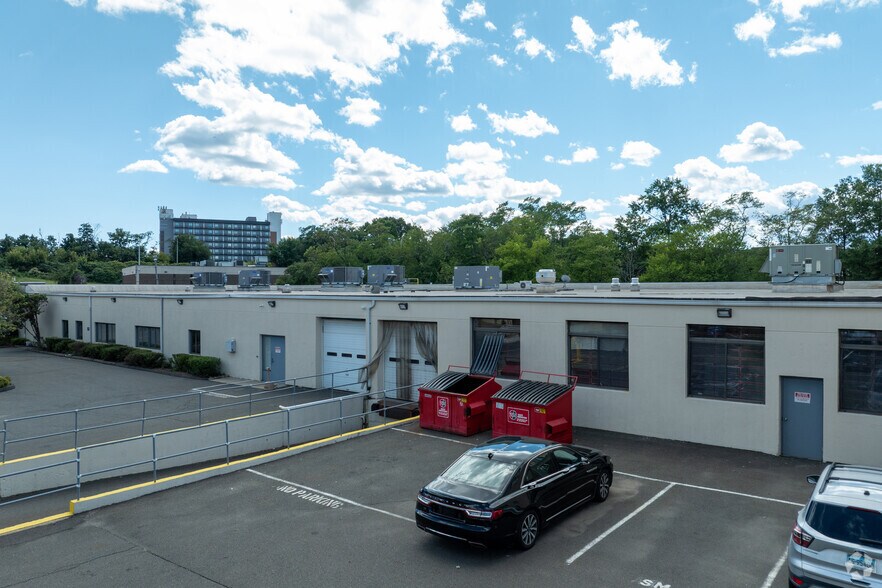 More Photos Of 30 Commerce Rd, Stamford Light Manufacturing For Lease