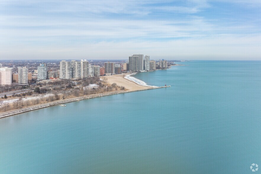 More Photos Of 5701 N Sheridan Rd, Chicago Apartments For Lease