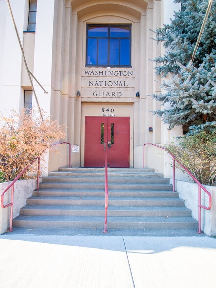 Primary Photo Of 540 E Main St, Pullman Office For Lease