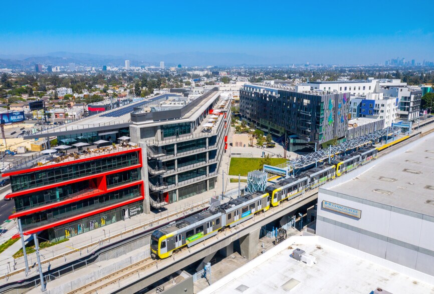 More Photos Of 8900 Venice Blvd, Culver City General Retail For Sale