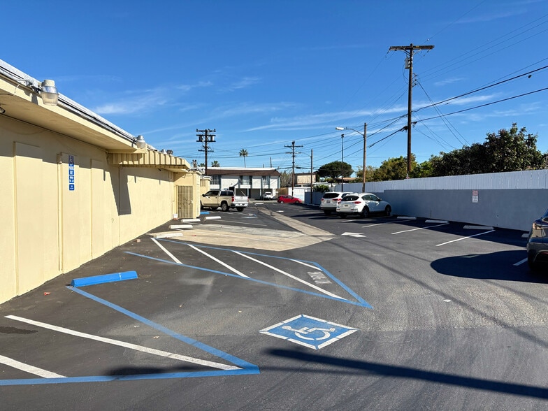 More Photos Of 4957 Diane Ave, San Diego Freestanding For Lease