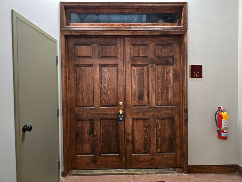 More Photos Of 1667 E 40th St, Cleveland Loft Creative Space For Sale