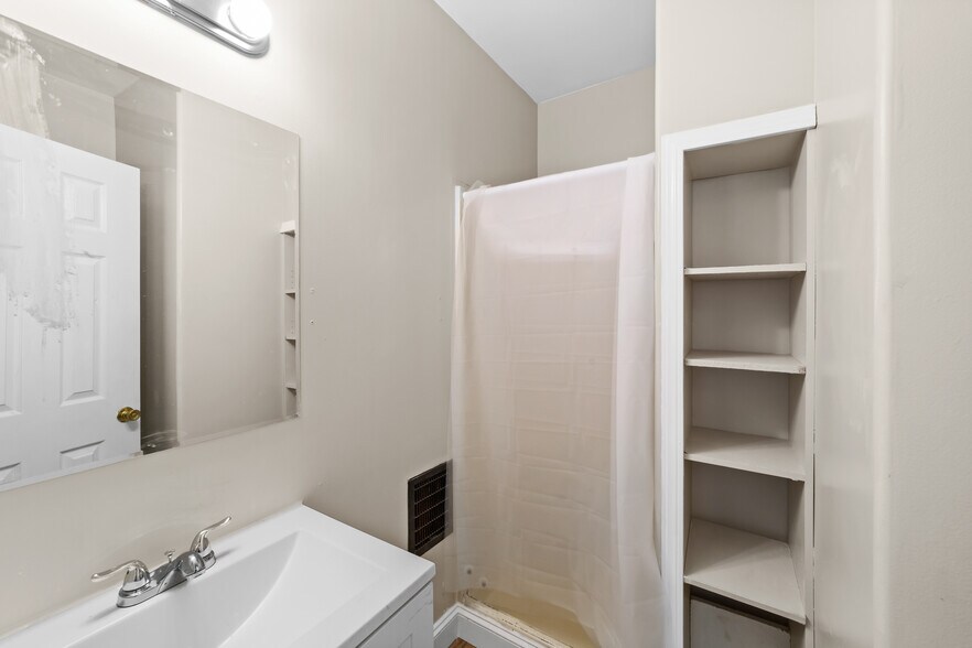 More Photos Of 579 Broadway Ave, Bedford Apartments For Sale