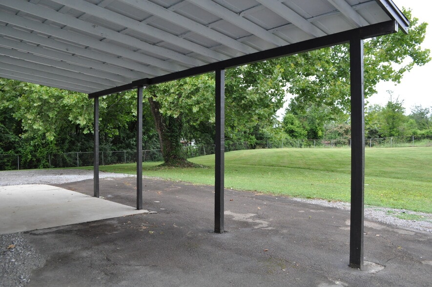 More Photos Of 4701 Hubbs Ln, Knoxville Office For Sale