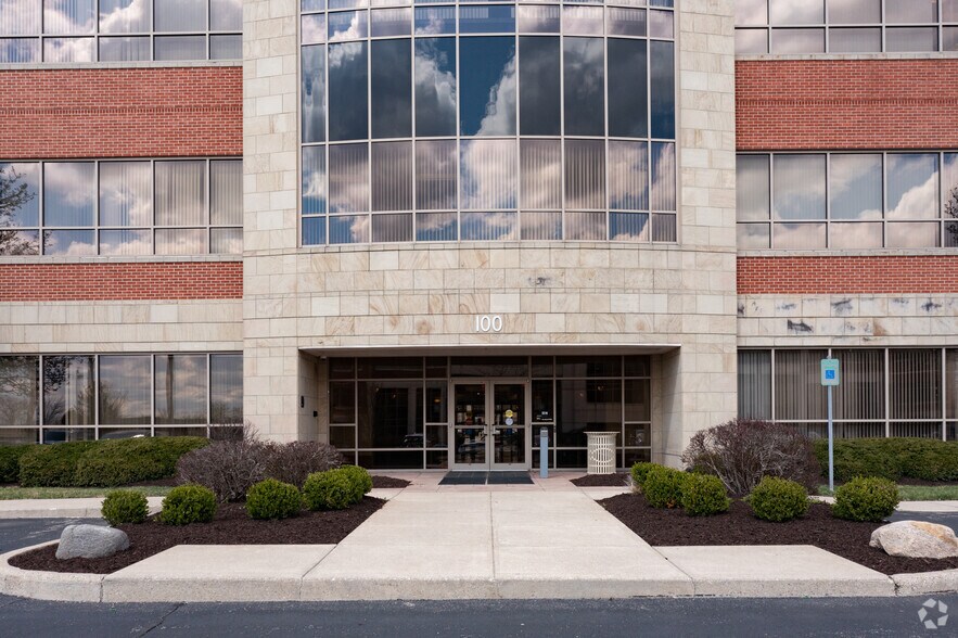 More Photos Of 100 E Business Way, Sharonville Unknown For Lease