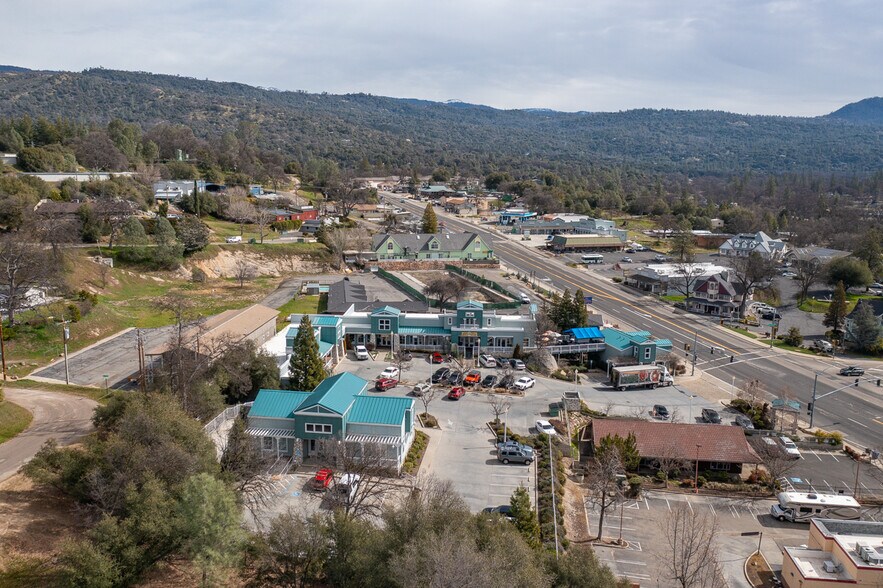 More Photos Of 40282 Highway 41, Oakhurst Freestanding For Sale