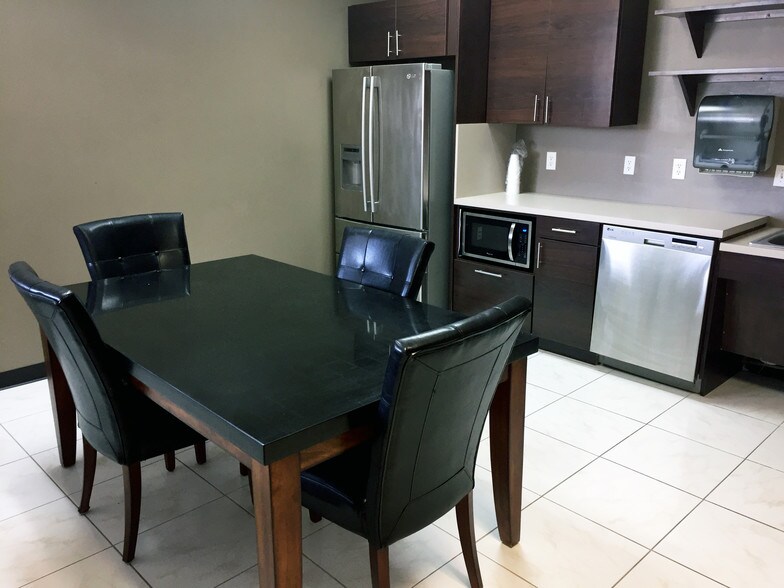 More Photos Of 1340 W Walnut Hill Ln, Irving Skilled Nursing Facility For Lease