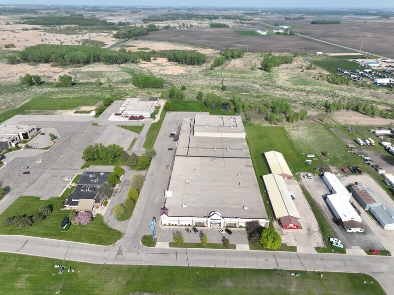 More Photos Of 3901 Abbott Dr, Willmar Freestanding For Sale