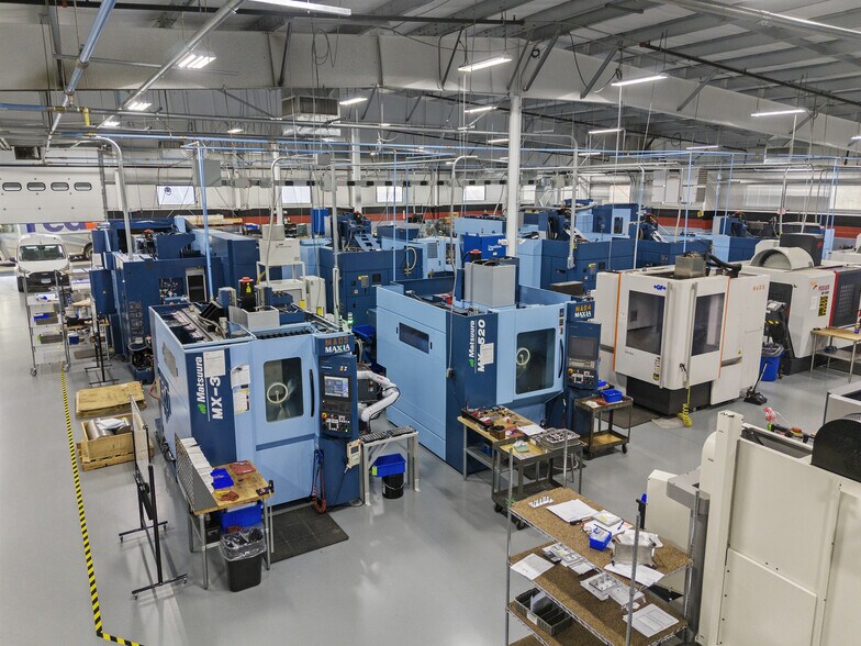 More Photos Of 2 Fox Hollow Rd, Oxford Manufacturing For Sale