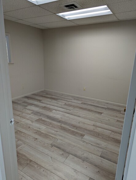 More Photos Of 535 S Emporia St, Wichita Flex For Lease