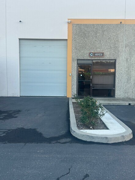 More Photos Of 150 N Wood Rd, Camarillo Warehouse For Sale