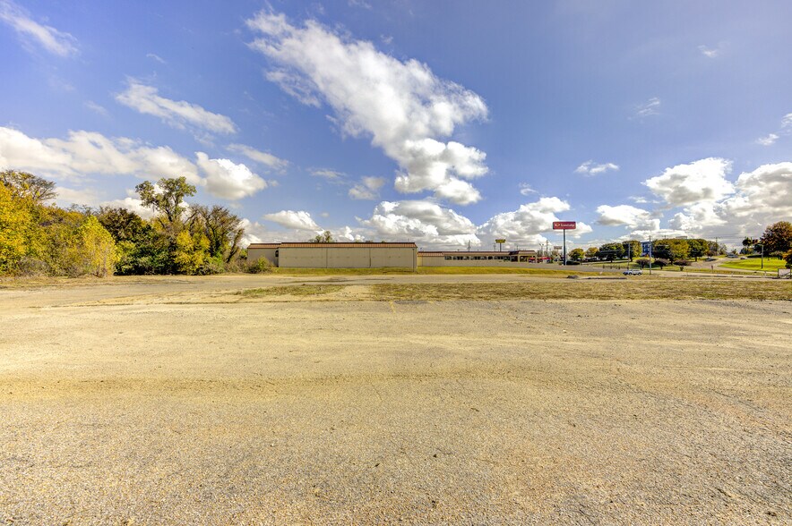 More Photos Of 3955 Clay St, Vicksburg Land For Sale