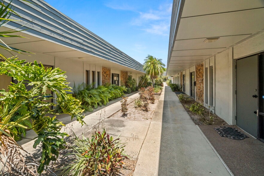 More Photos Of 10333 Seminole Blvd, Largo Office For Sale