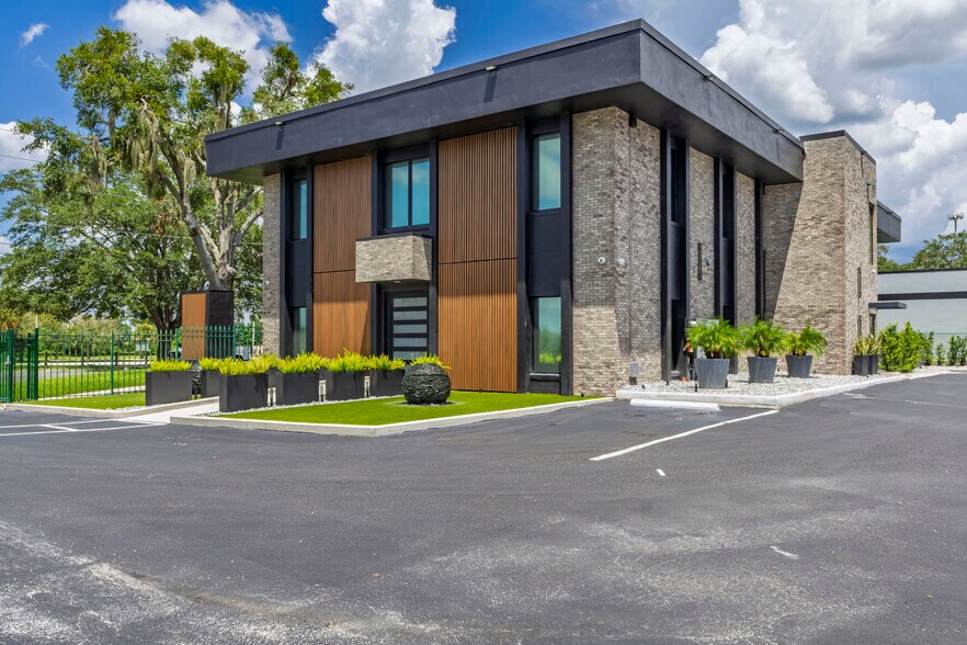 More Photos Of 7335 Lake Ellenor Dr, Orlando Office For Sale