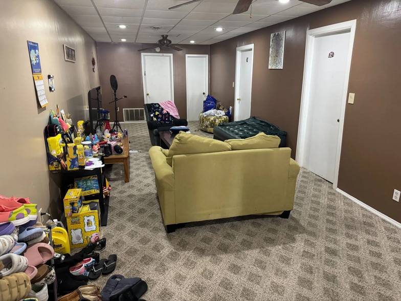 More Photos Of 107 E Jefferson St, Bloomfield Office Residential For Sale