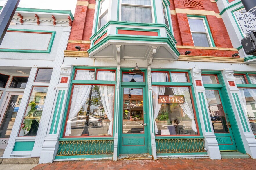 More Photos Of 2015 Madison rd, Cincinnati Storefront Retail Residential For Lease