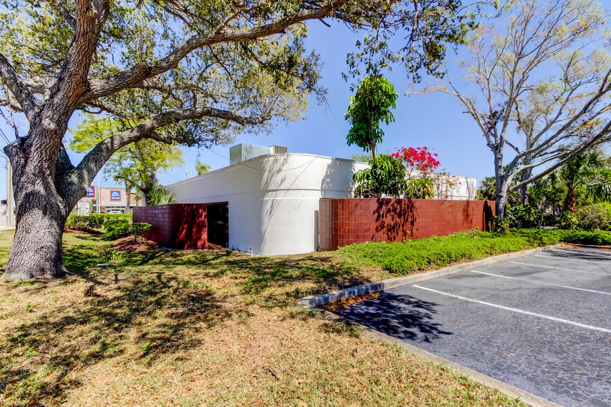 More Photos Of 7603 Seminole Blvd, Seminole Medical For Sale