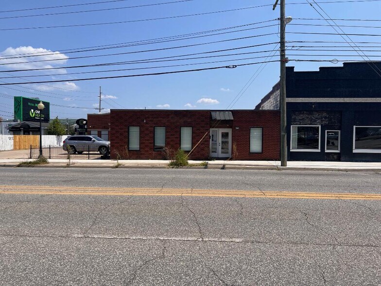 More Photos Of 510 20th St, Huntington Freestanding For Lease