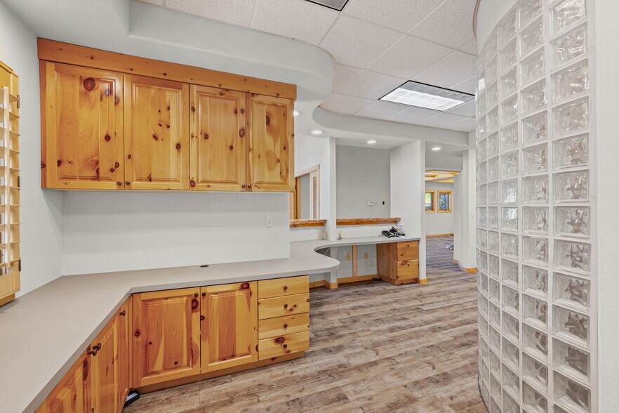 More Photos Of 101 Sundial Dr, Woodland Park Medical For Sale