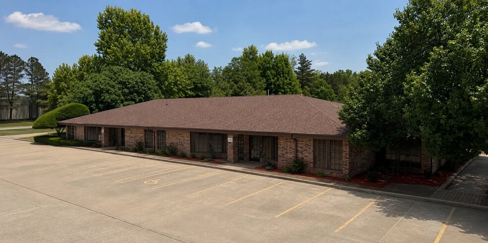 Primary Photo Of 1103 Sovereign Row, Oklahoma City Office For Lease