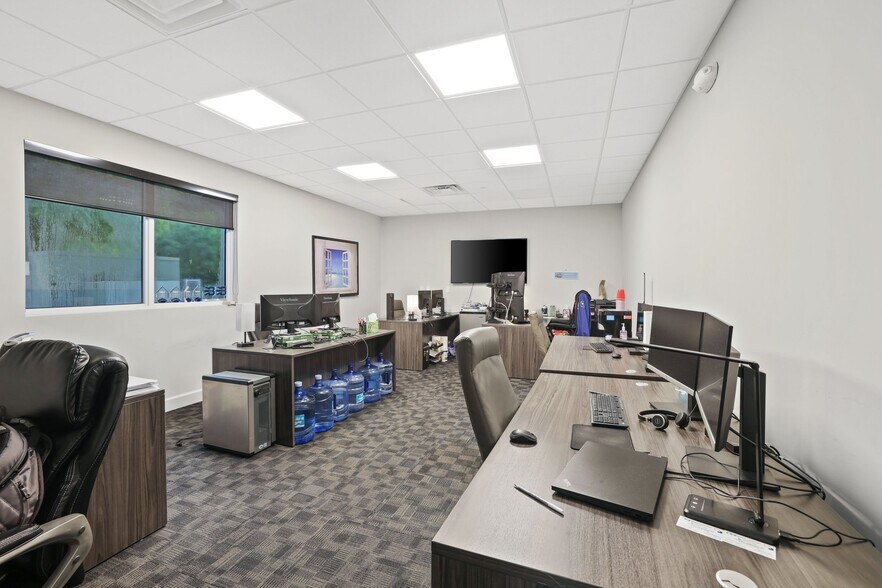 More Photos Of 10055 Yamato Rd, Boca Raton Medical For Lease