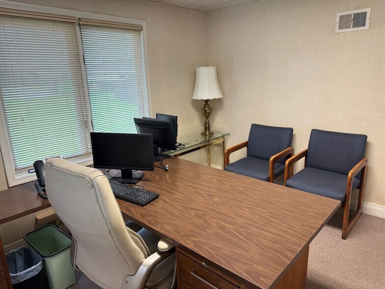 More Photos Of N4080 Hwy E, Freedom Office For Sale